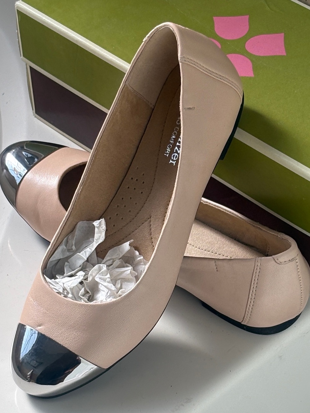 Naturalizer Women's Nude Beige Kayla Ballet Flats with Silver Toe Cap NWT